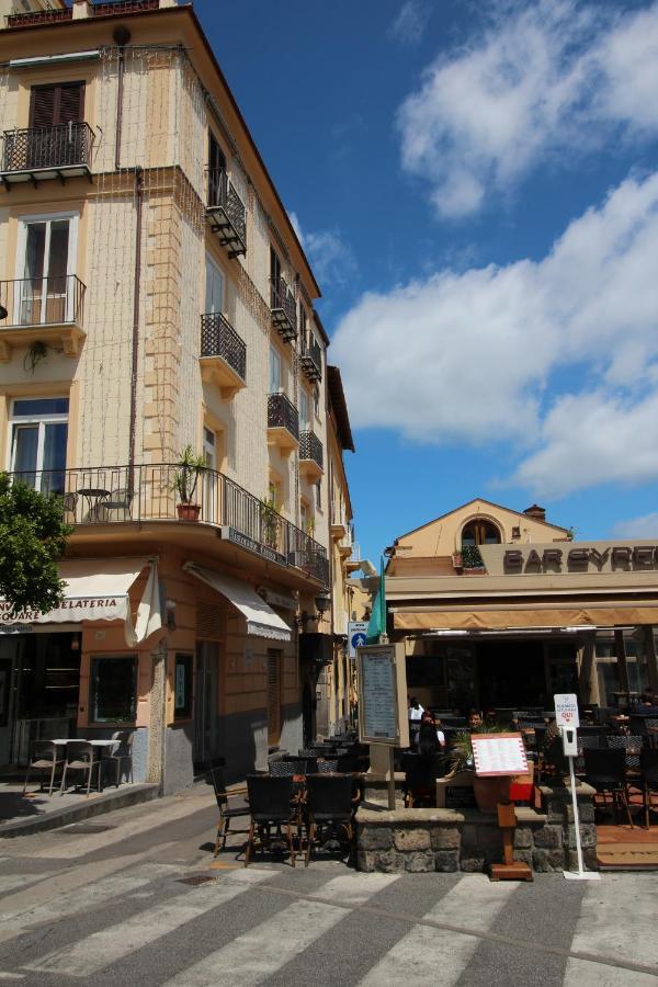 Piazza Tasso Max 1 Leilighet Sorrento Eksteriør bilde